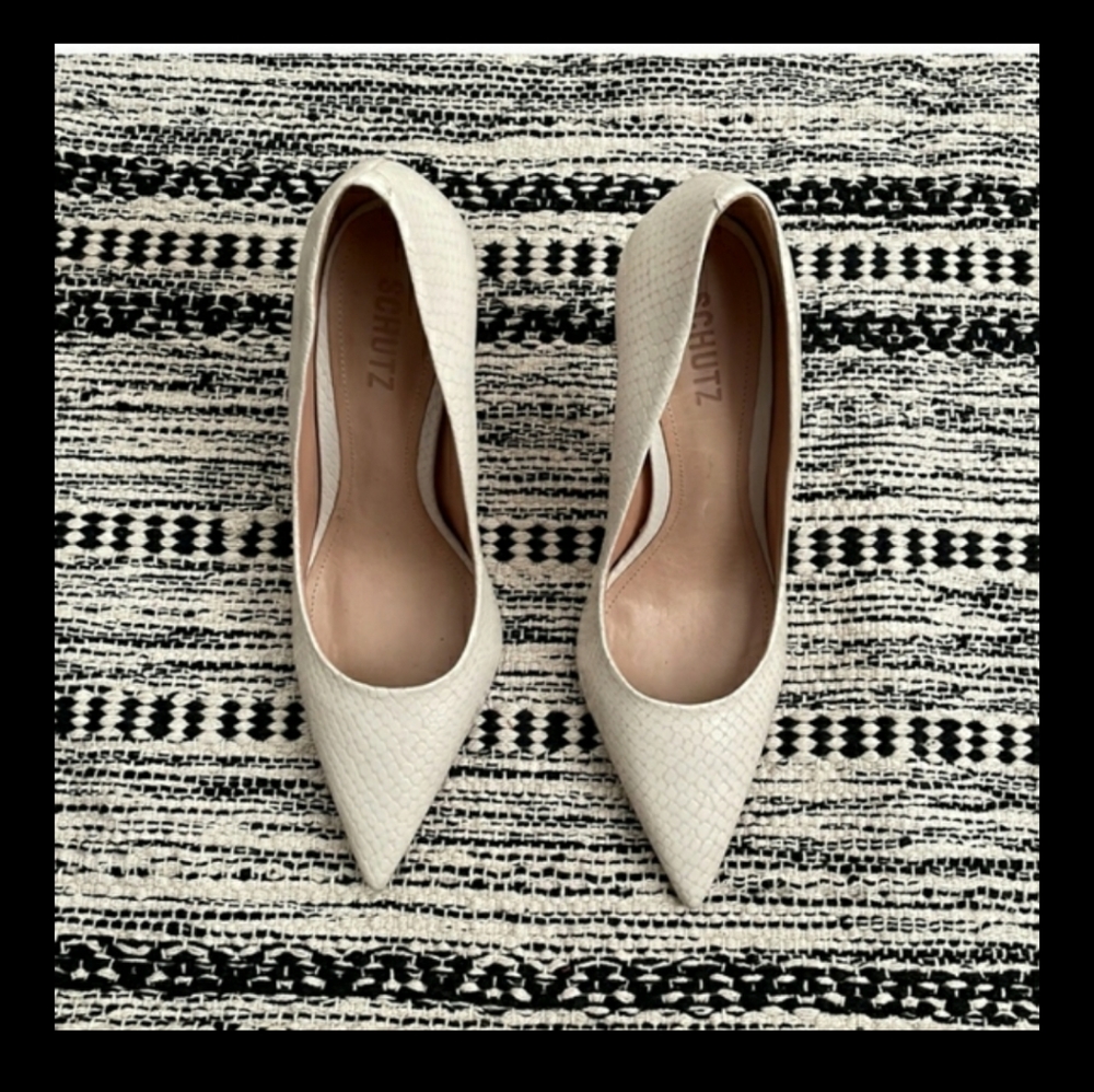 Snakeskin print SCHUTZ pumps (NWT)